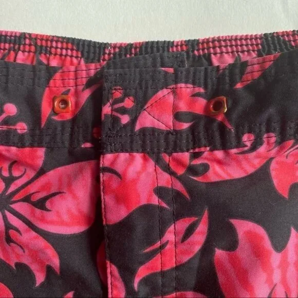 Catalina Black and Pink Floral Hawaiian Style Shorts Size M - Picture 7 of 11